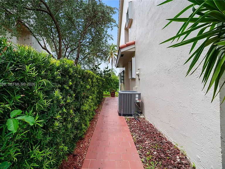 21378 Marina Cove Cir #11-B — Photo 5