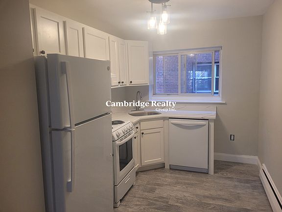 3rd image of 61 Selkirk Rd #5T