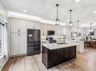 612 Trail Ridge Rd, Indianola, IA 50125