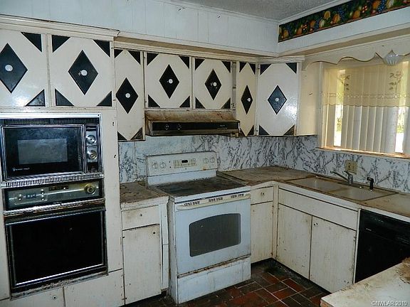 5th image of 1033 Oneal Dr