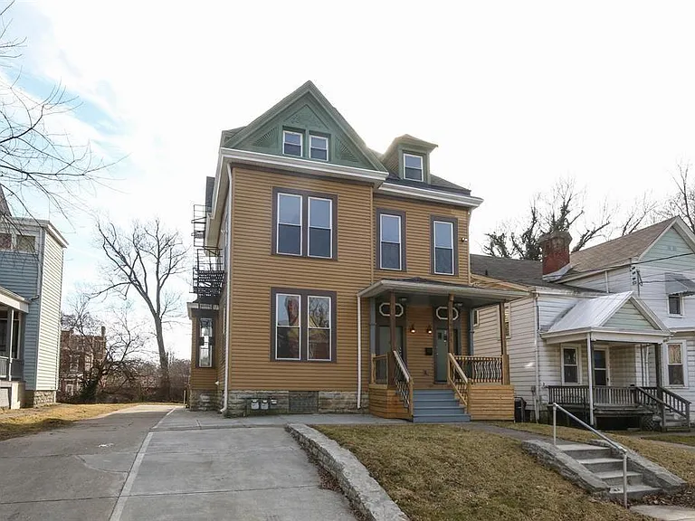 1835 Hewitt Ave #3 — Photo 3
