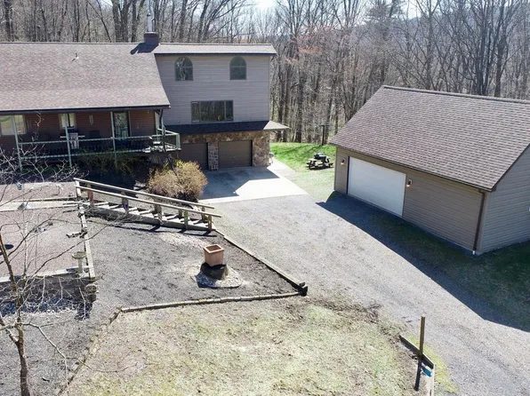 9206 Barkleys Ln, Huntingdon, PA 16652