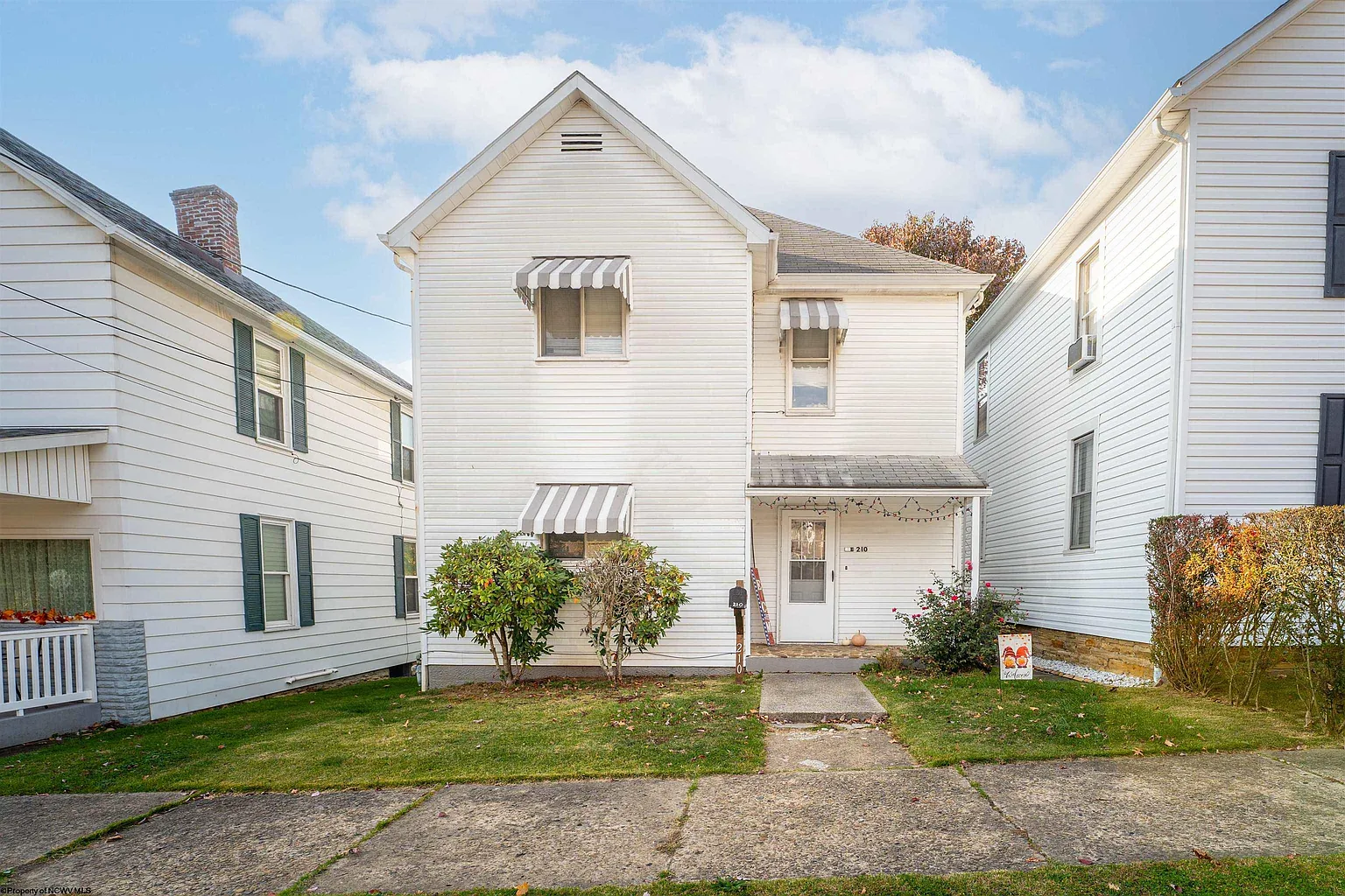 210 Ontario St photo 1