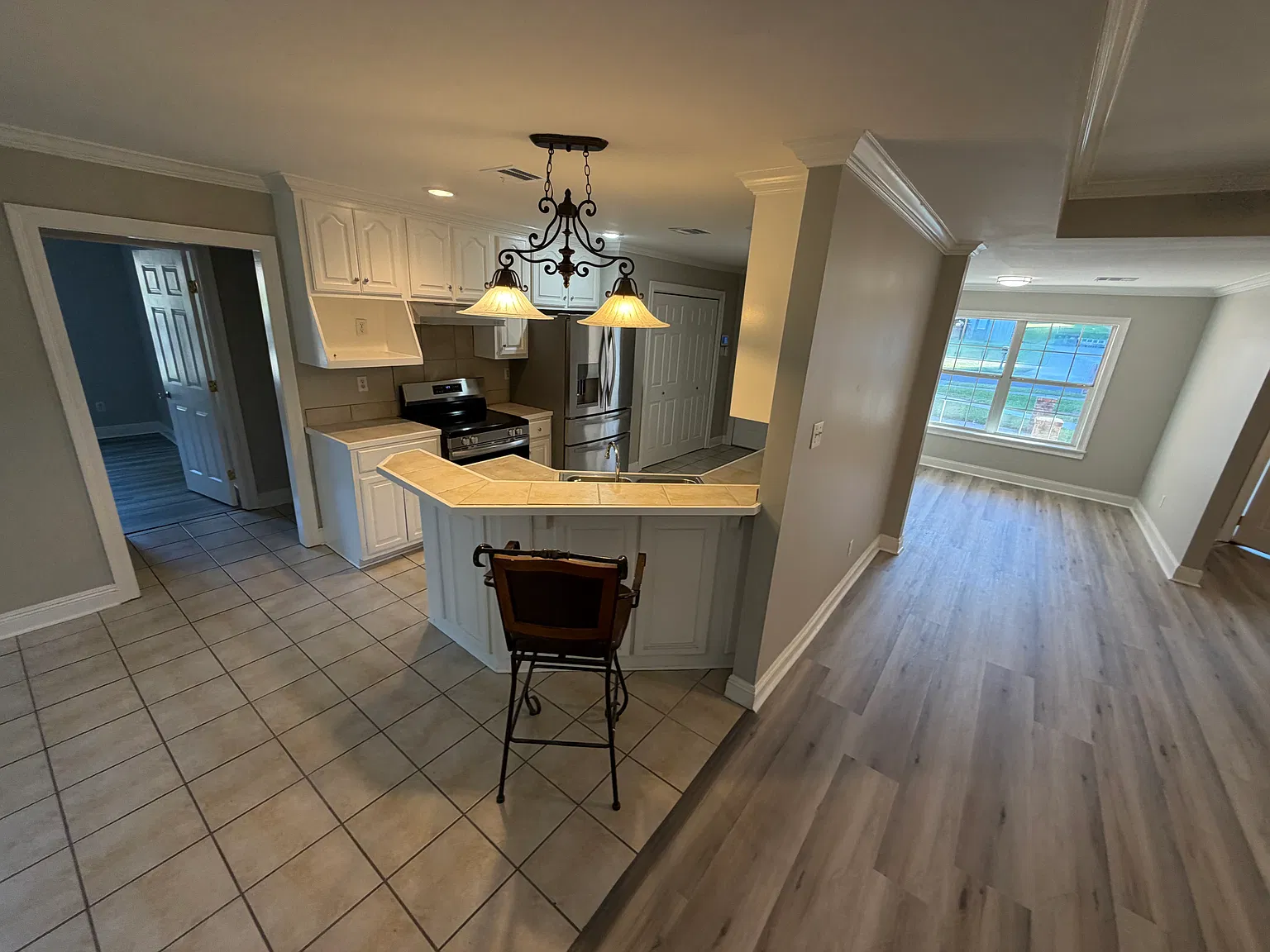 3 bed, 1683 sqft, $1,950 — Photo 2