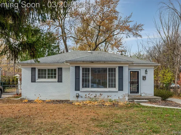 3221 Shenandoah Dr, Royal Oak, MI 48073