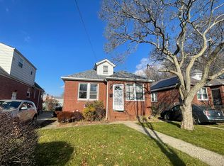 25111 82nd Ave, Bellerose, NY 11426