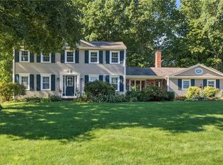 5 Sunnyside Dr, Cumberland, RI 02864
