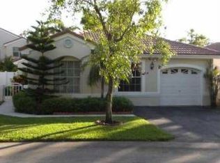 882 Garnet Cir, Fort Lauderdale, FL 33326