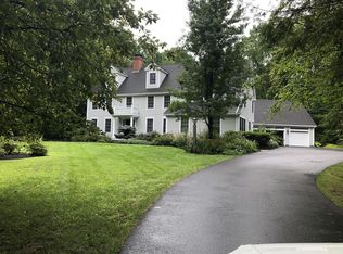 10 Susan Ln, Falmouth, ME 04105