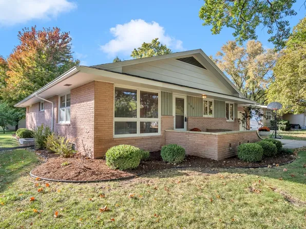 109 S Hess Ave, Hesston, KS 67062