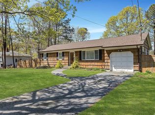 134 Hounslow Rd, Shirley, NY 11967