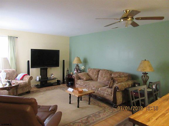 2nd image of 18 E Woodland Ave #18