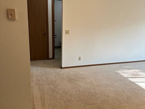 4th image of 247 Cambridge Ln SE