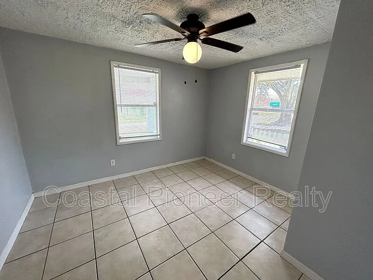 2308 E 15th Ave — Photo 10