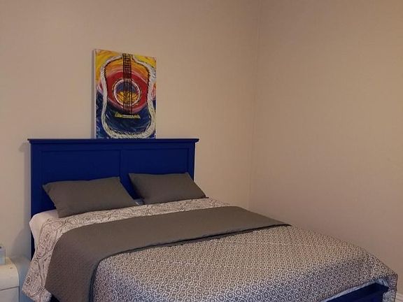3rd image of 1107 W Lawrence Ave APT 203