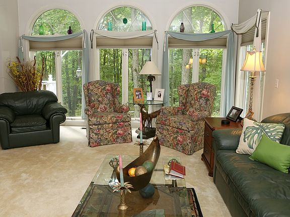 3rd image of 4621 Windemere Dr