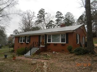 302 S Banks St, Saluda, SC 29138
