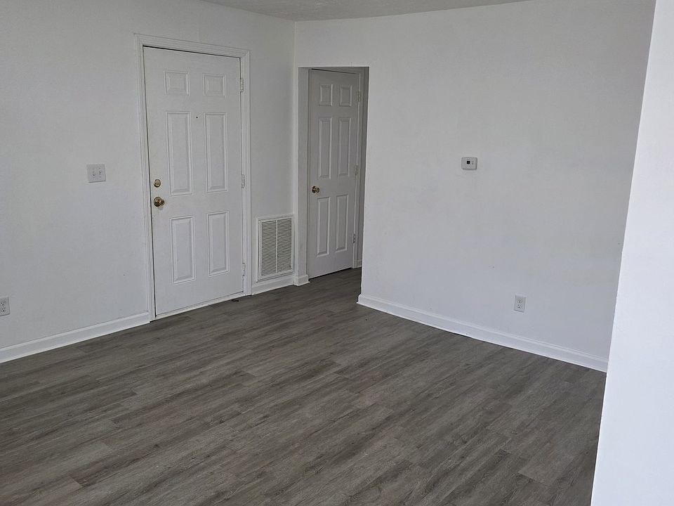 2nd image of 534 W Washington St #B
