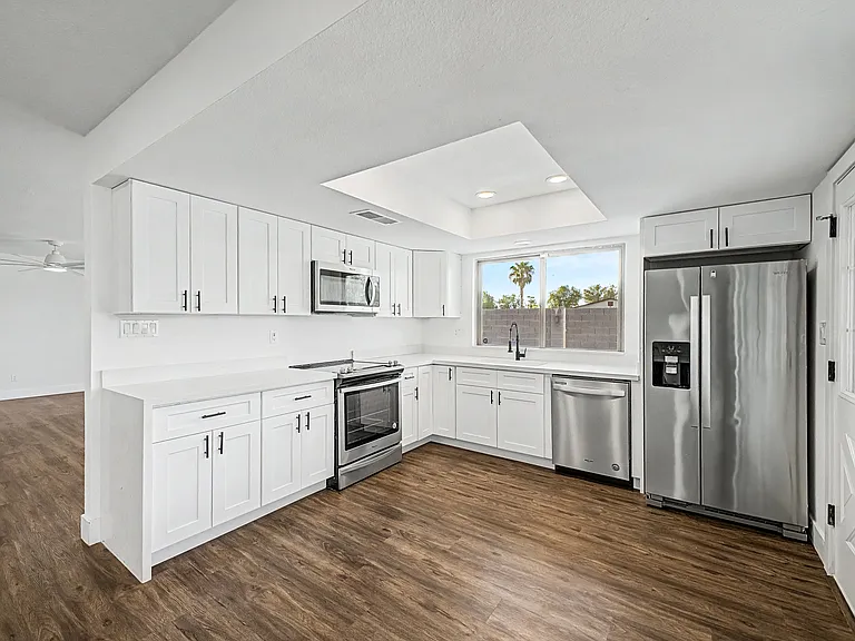 3236 E Windrose Dr — Photo 7