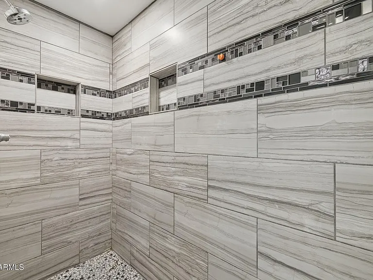 1971 E Del Rio Dr — Photo 13