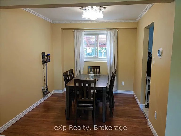 96 Larch St #UPPER — Photo 7
