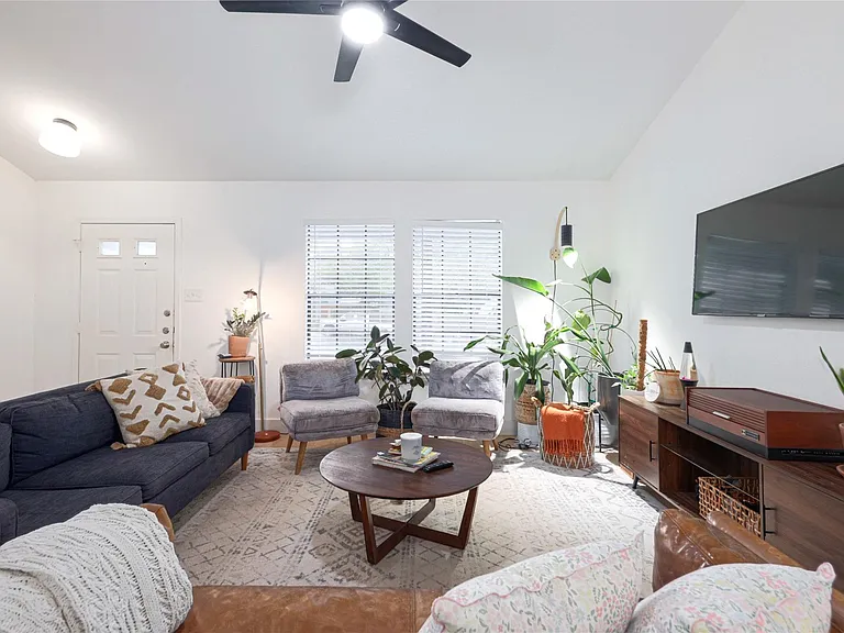 8812 United Kingdom Dr — Photo 5