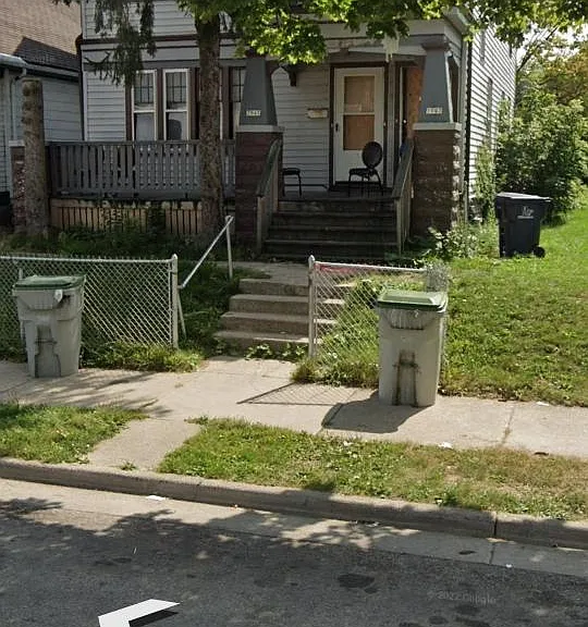 1947 W Finn Pl #UPPER — Photo 1
