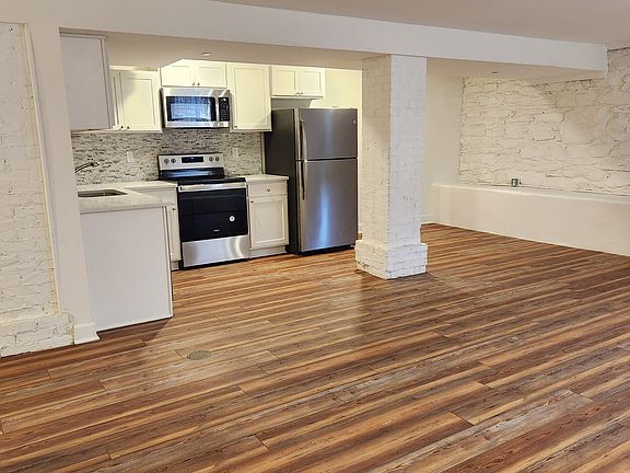 2nd image of 70 E Lee St
