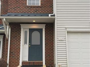 309 Hawthorn Ln, Whitehall, PA 18052