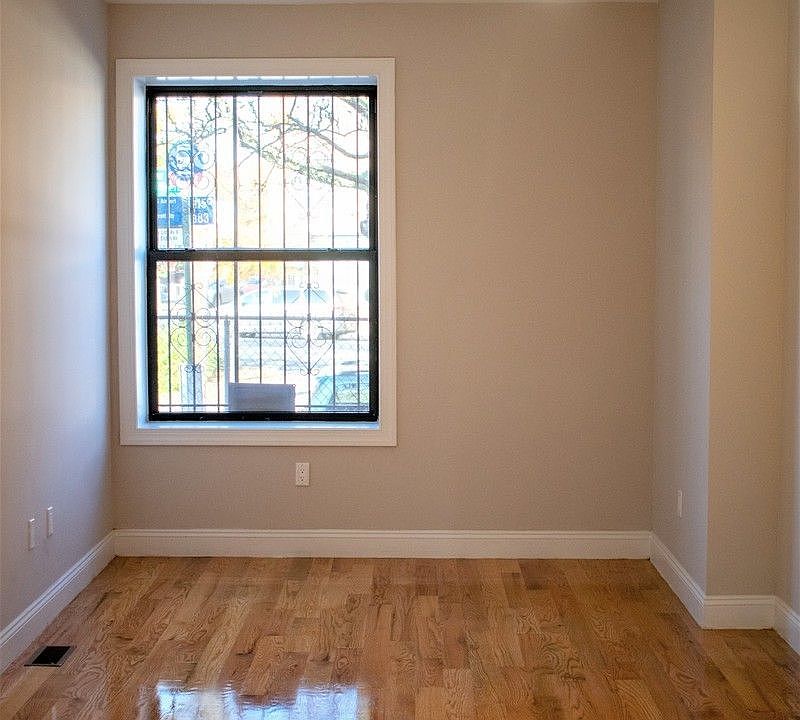 2nd image of 534 New Lots Ave APT 1