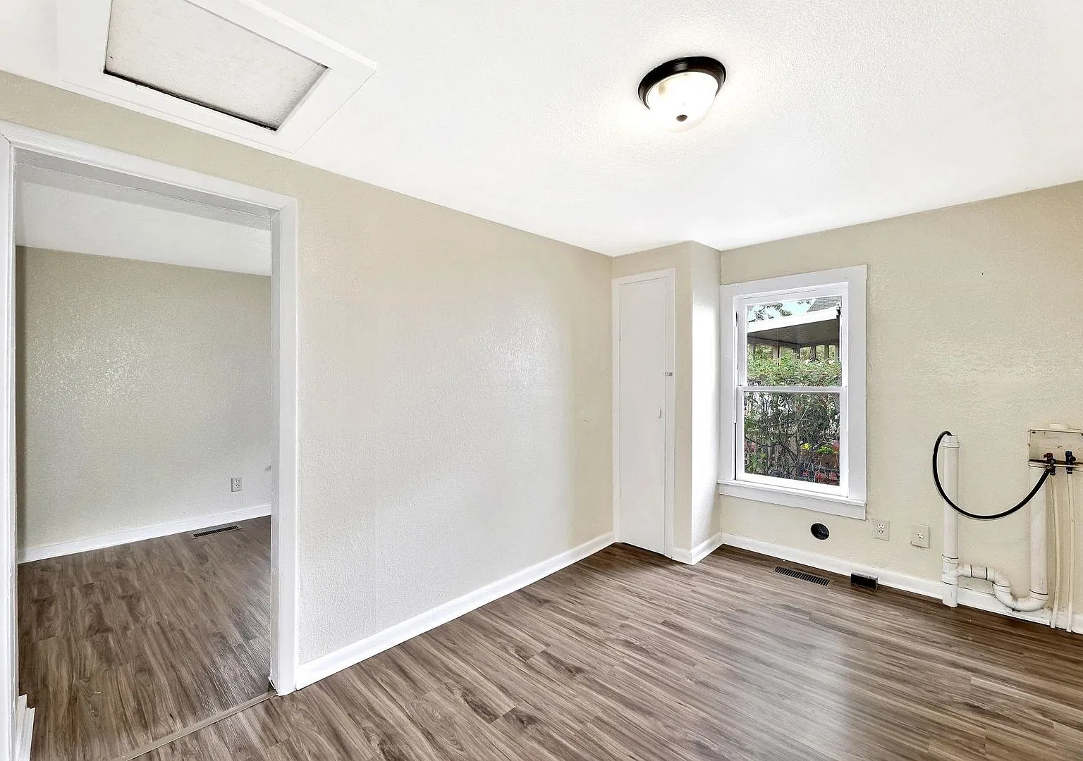 2 bedroom 1 bath home — Photo 4