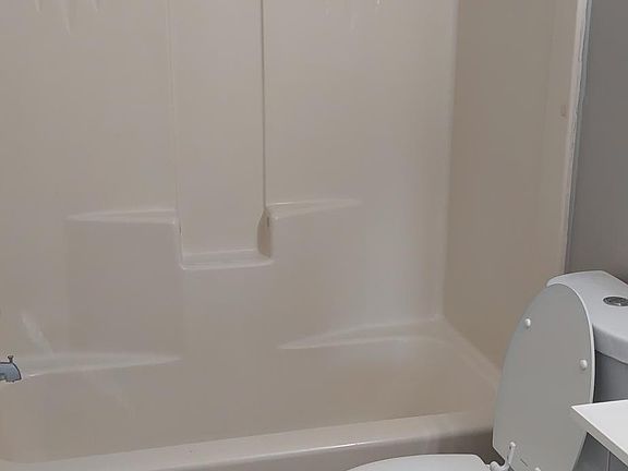 4th image of 1424 N Chapel St APT 1