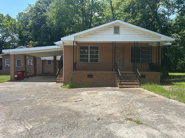 1575 Oakland Ave — Photo 1