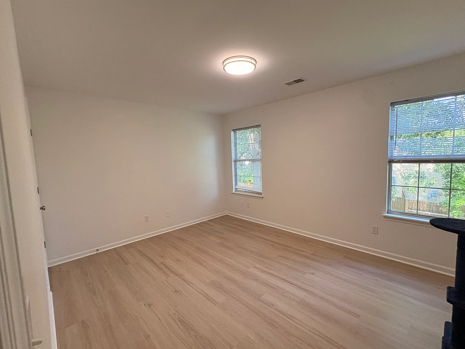4 bed, 1985 sqft, $3,000 — Photo 4