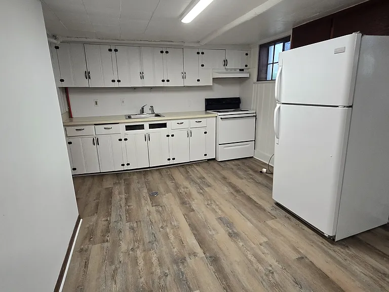 1143 Beaconsfield Ave #6 — Photo 4