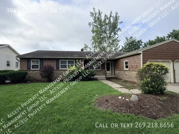 3942 Camelot Dr SE, Grand Rapids, MI 49546