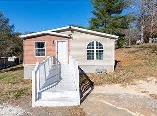 3 Miramar Dr, Asheville, NC 28806