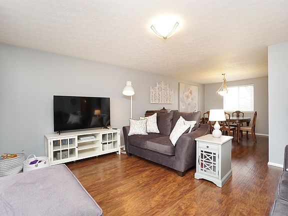 5th image of 6538 Middleshire Ct