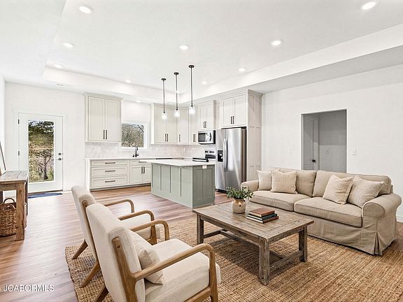 4th image of 1118 Ellis Blvd