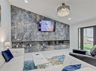 205 Westwood Cir E, West Palm Beach, FL 33411