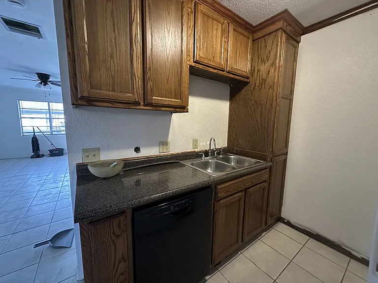 6760 Prutzman St #10 — Photo 3