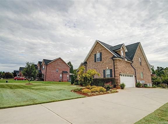 4th image of 4666 McDade Ln
