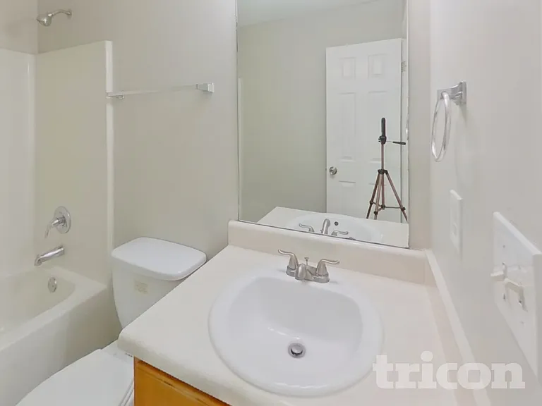 464 Berkshire Pl — Photo 18