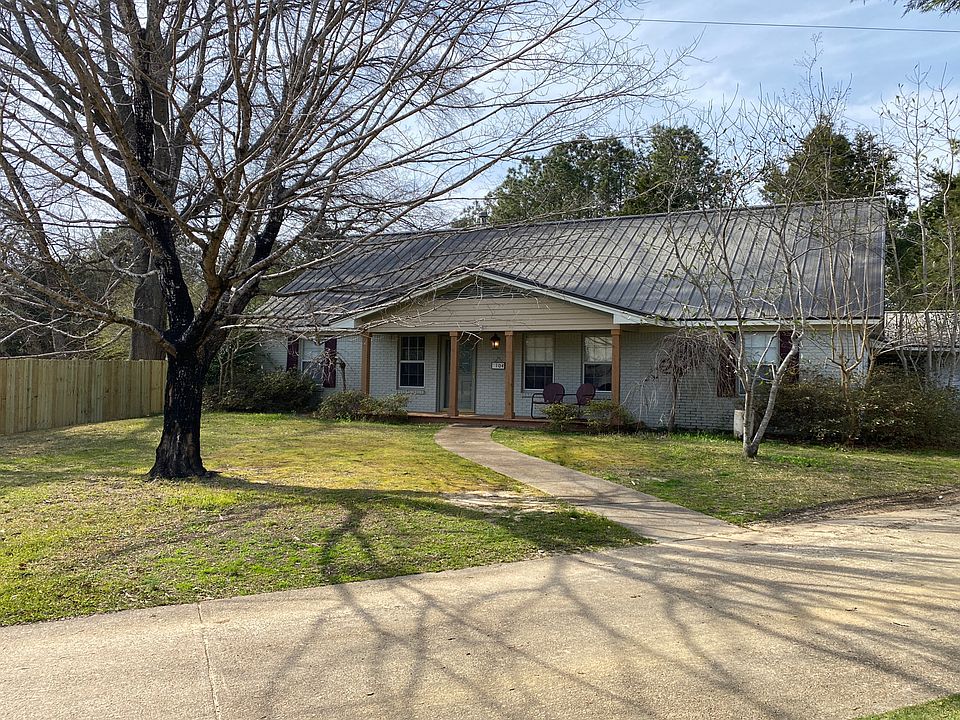 2nd image of 104 Kathryn Cir