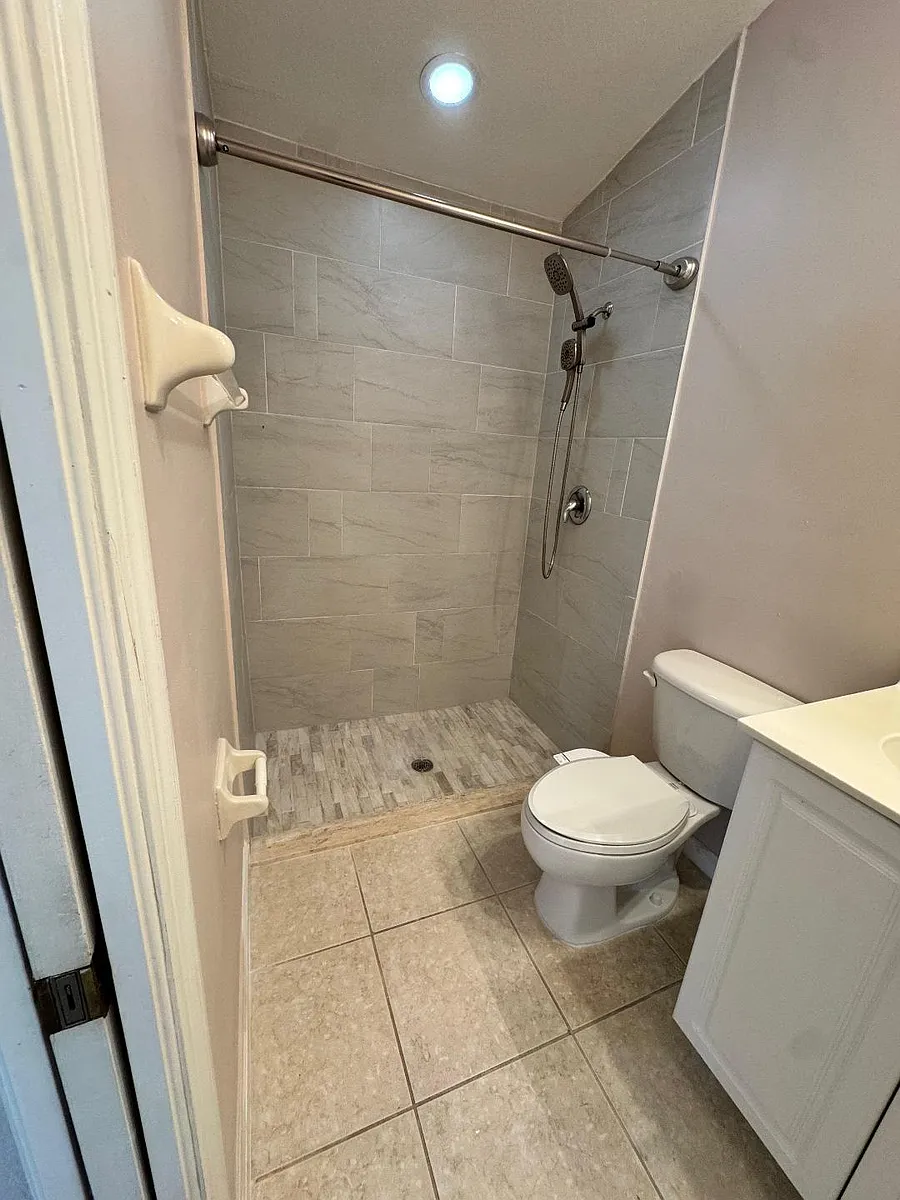 Building Photo - 5008 Catalina Ct