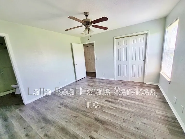 1207 E 173rd St — Photo 5