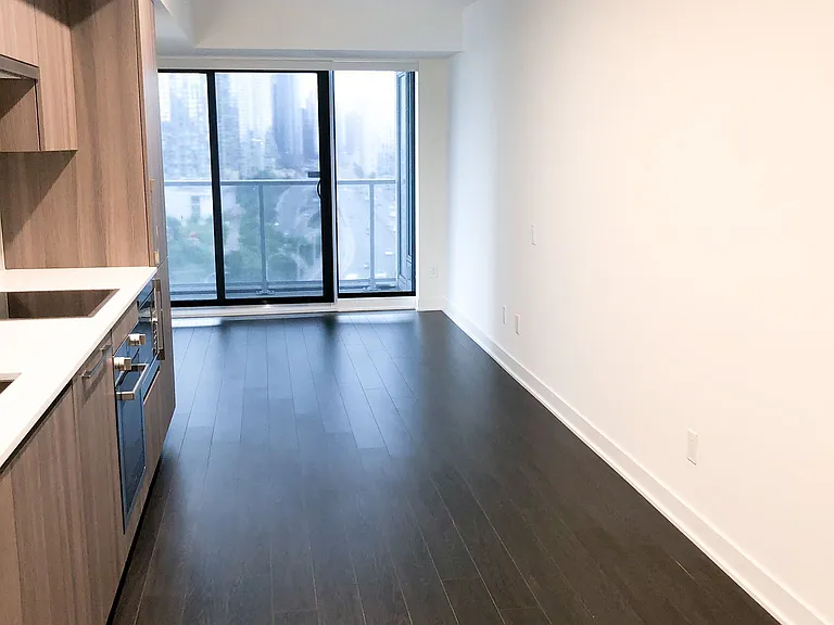 19 Bathurst St #1606 — Photo 2