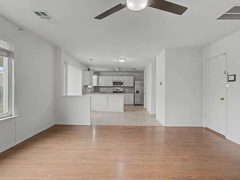 5016 Meridian Ln — Photo 13