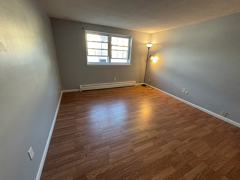 549 Pine St #17 — Photo 2