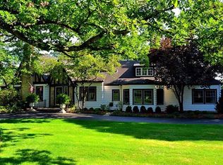 37W025 Crane Rd, Saint Charles, IL 60175